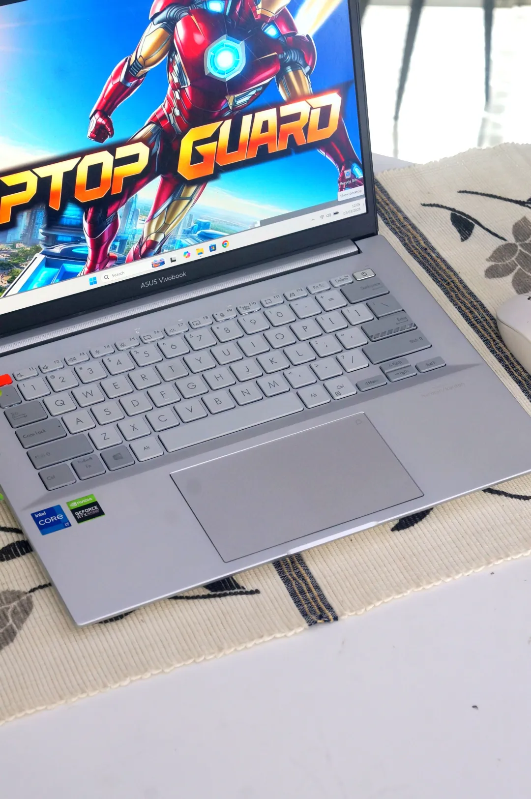 ASUS VIVOBOOK PRO 14X OLED N7400P foto 2