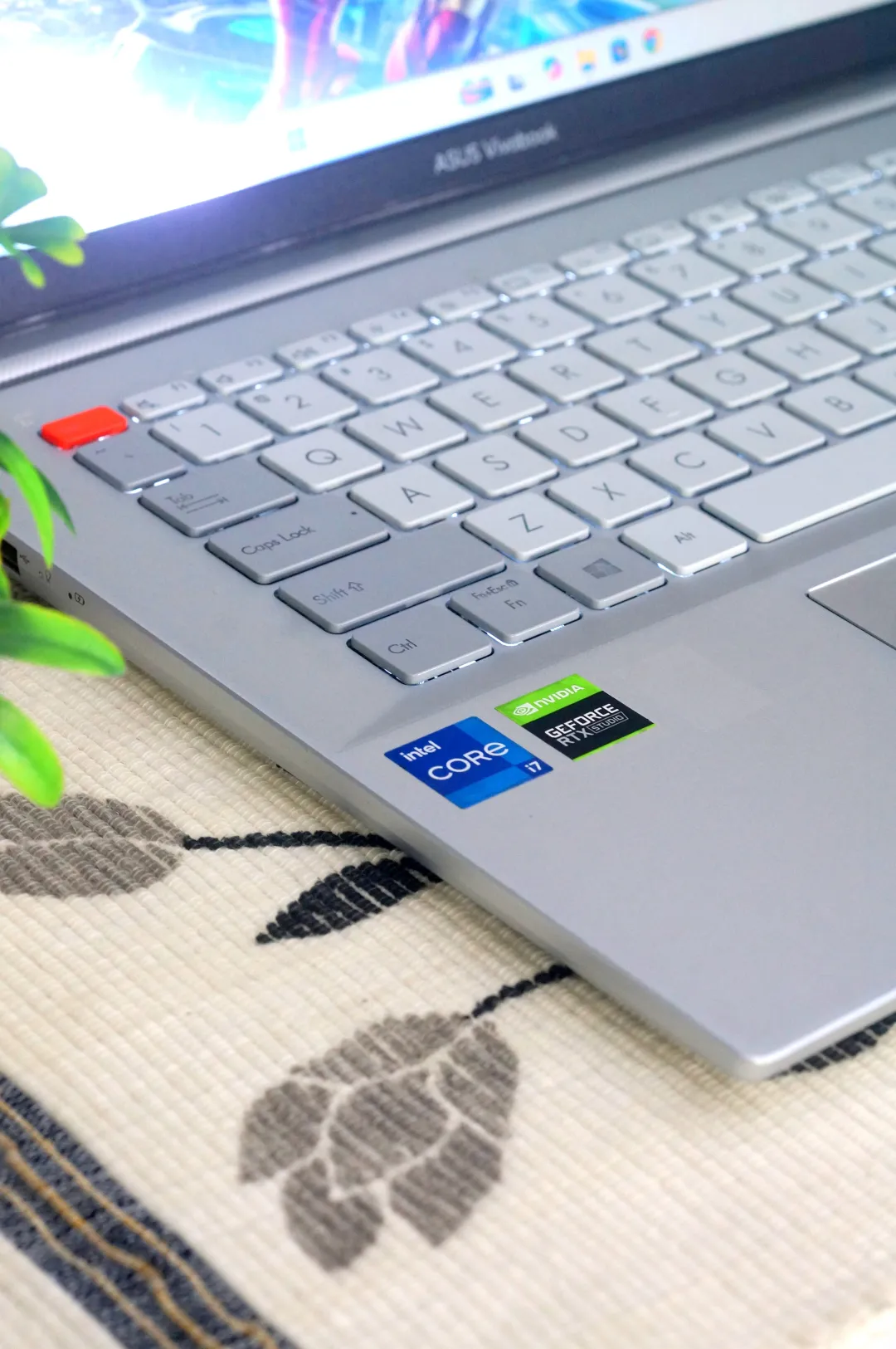 ASUS VIVOBOOK PRO 14X OLED N7400P foto 3