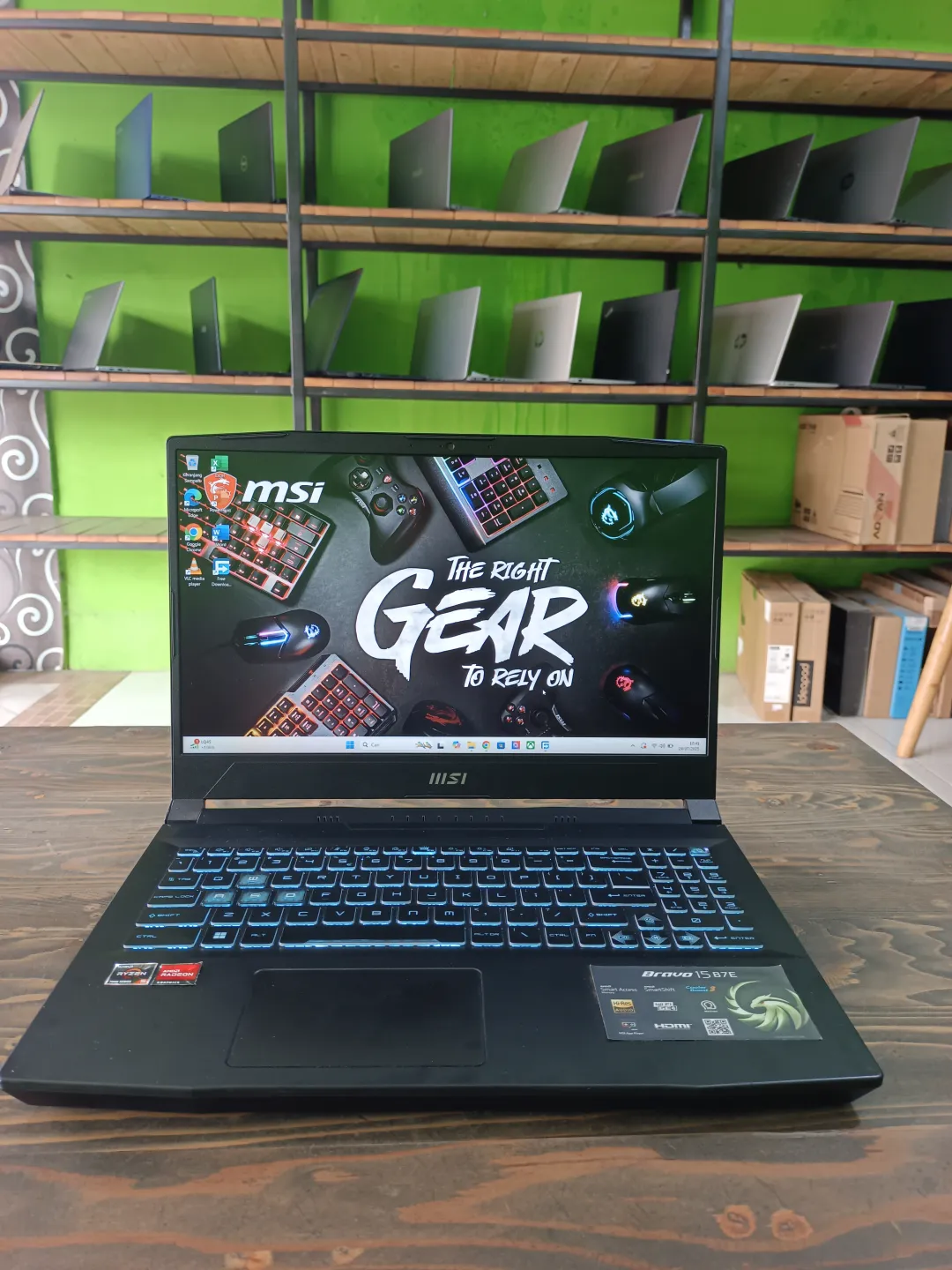 Laptop MSI Bravo 15 B7E RYZEN 5-7535HS 16 512GB second di Jogja