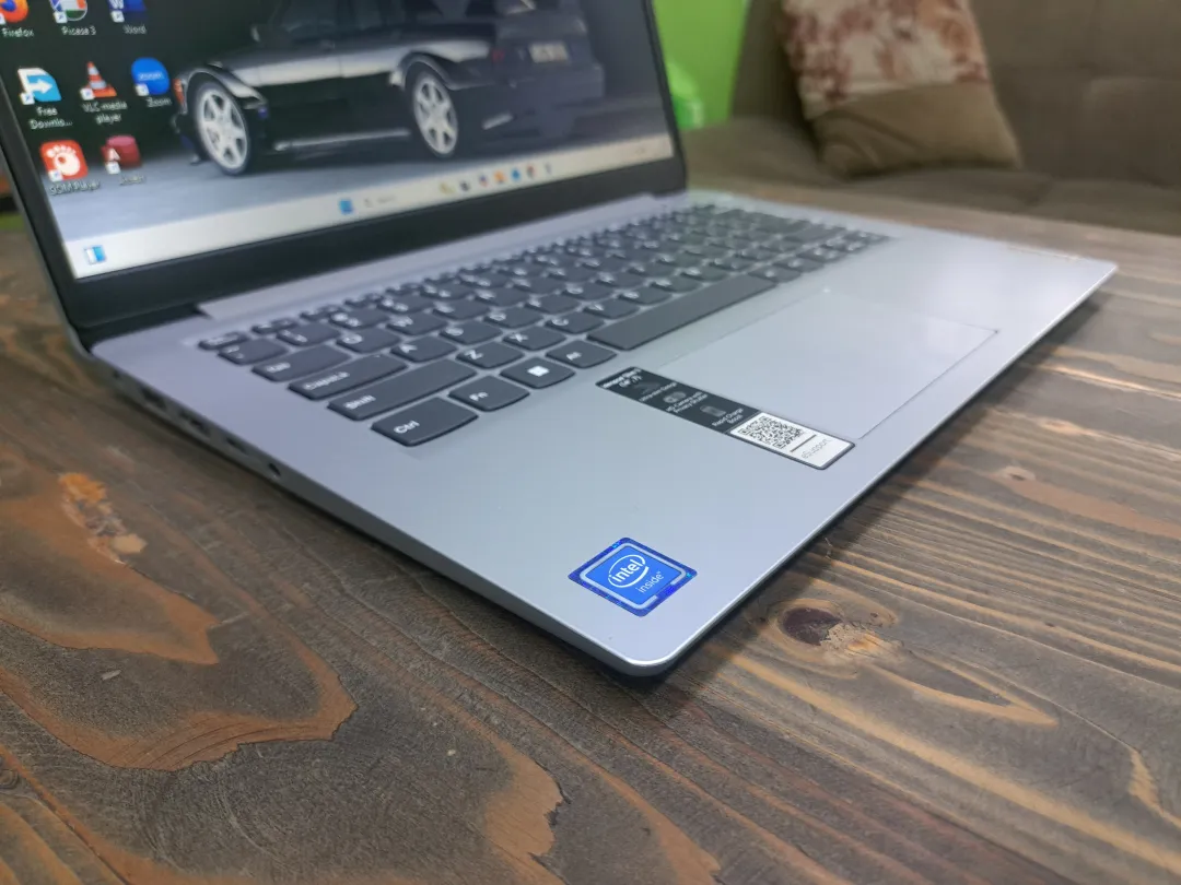 Lenovo IDEAPAD SLIM 1i foto 2