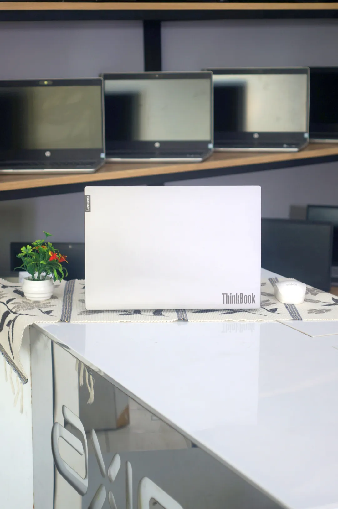 Lenovo THINKBOOK 14 foto 4
