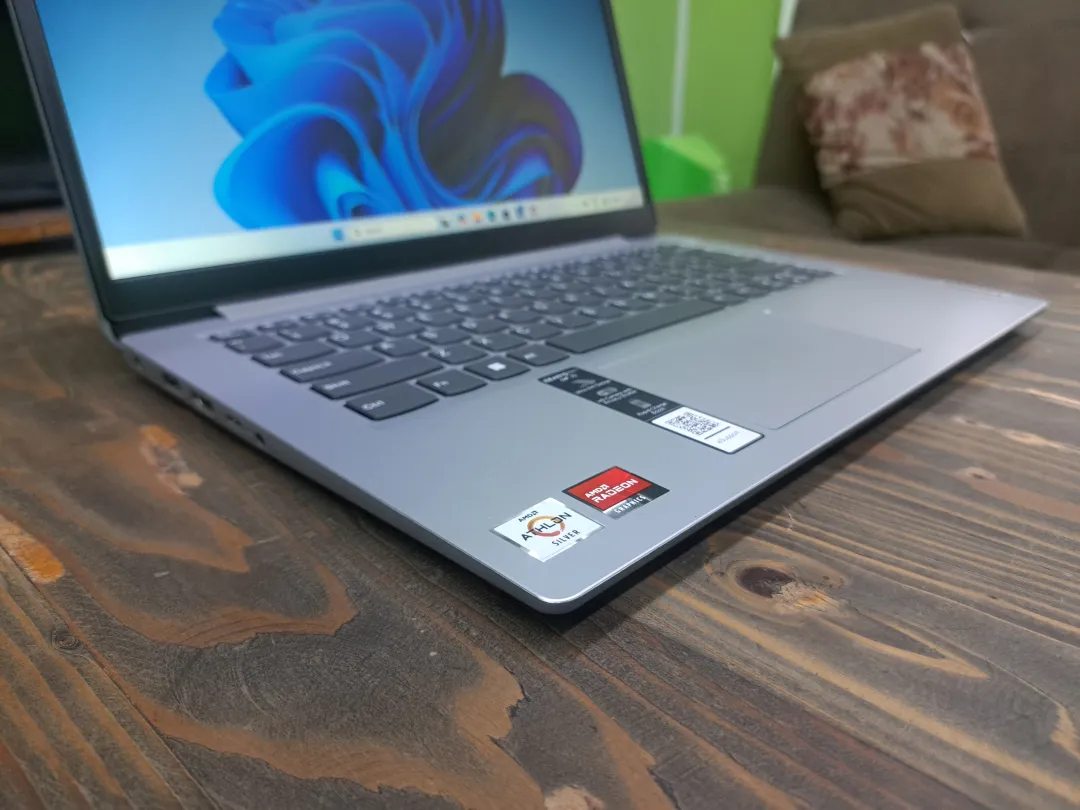 Lenovo IDEAPAD SLIM 1 foto 2