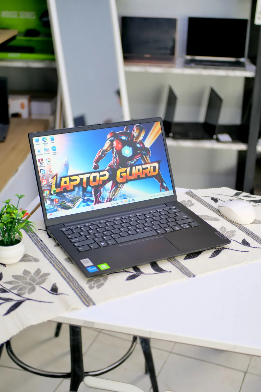 Lenovo V14 G2