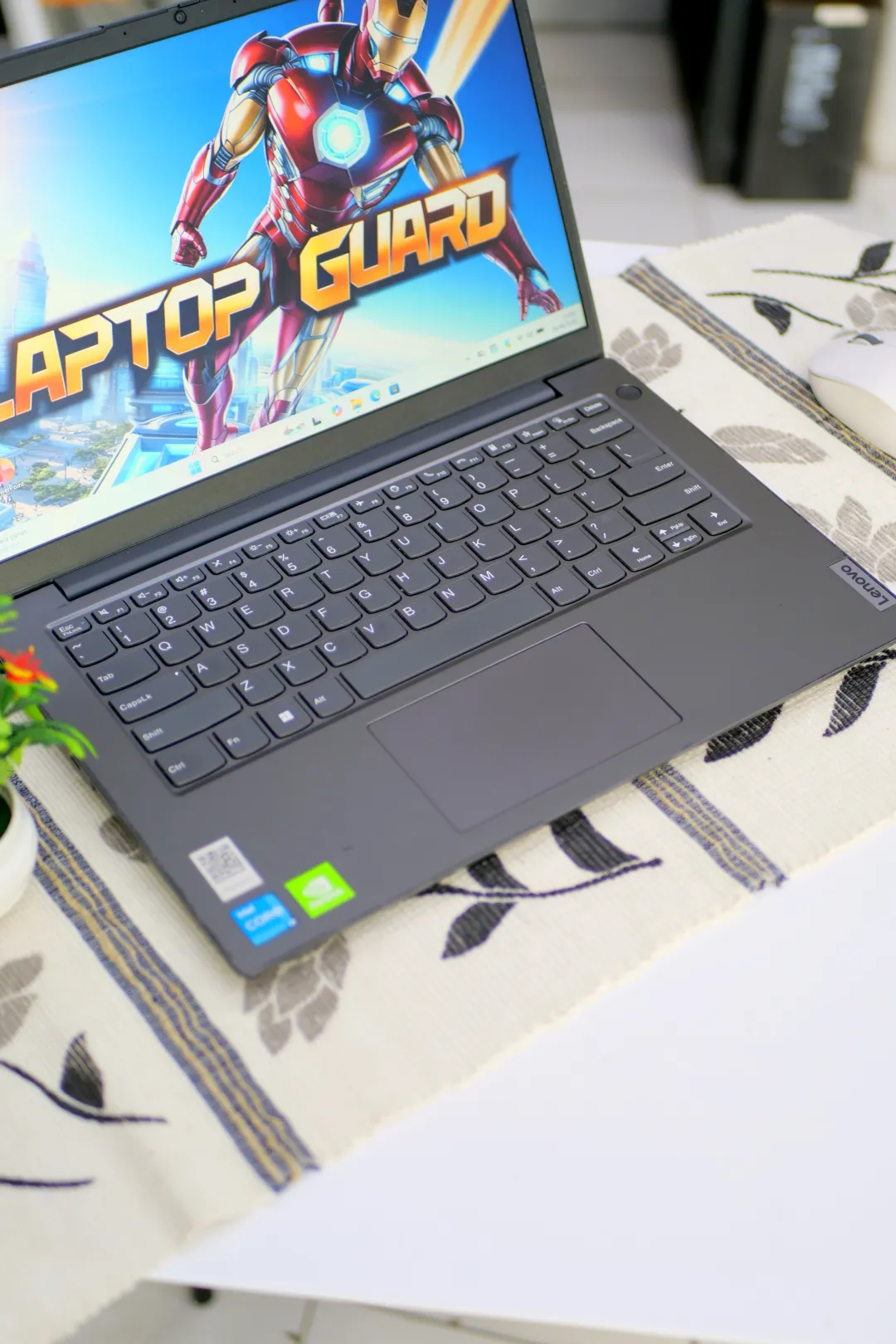 Lenovo V14 G2 foto 2