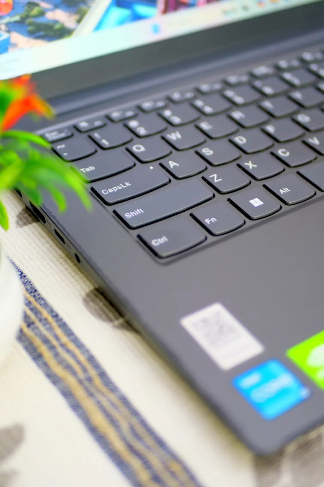 Lenovo V14 G2 foto 3