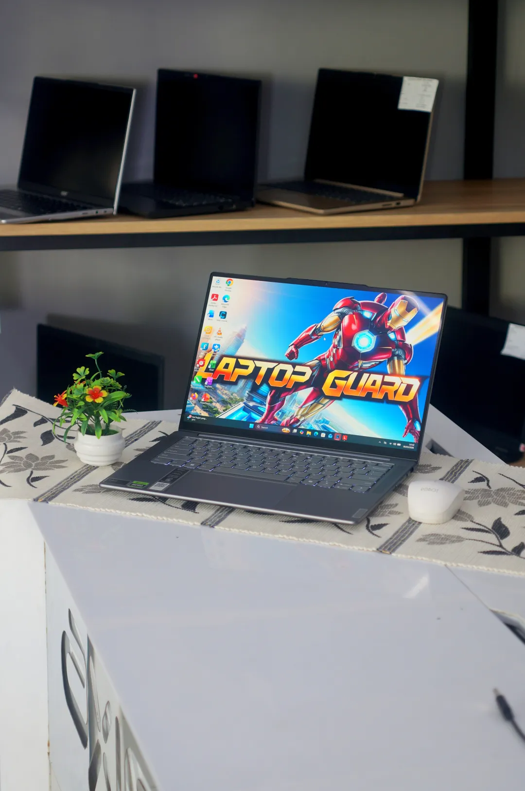 LENOVO YOGA PRO 7i 14IMH9