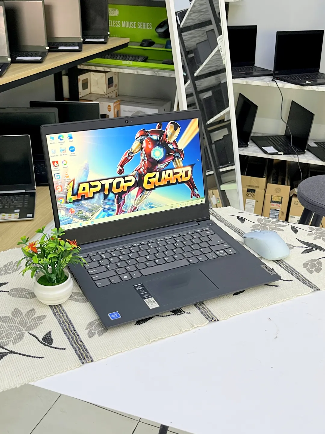Lenovo IDEAPAD SLIM 3