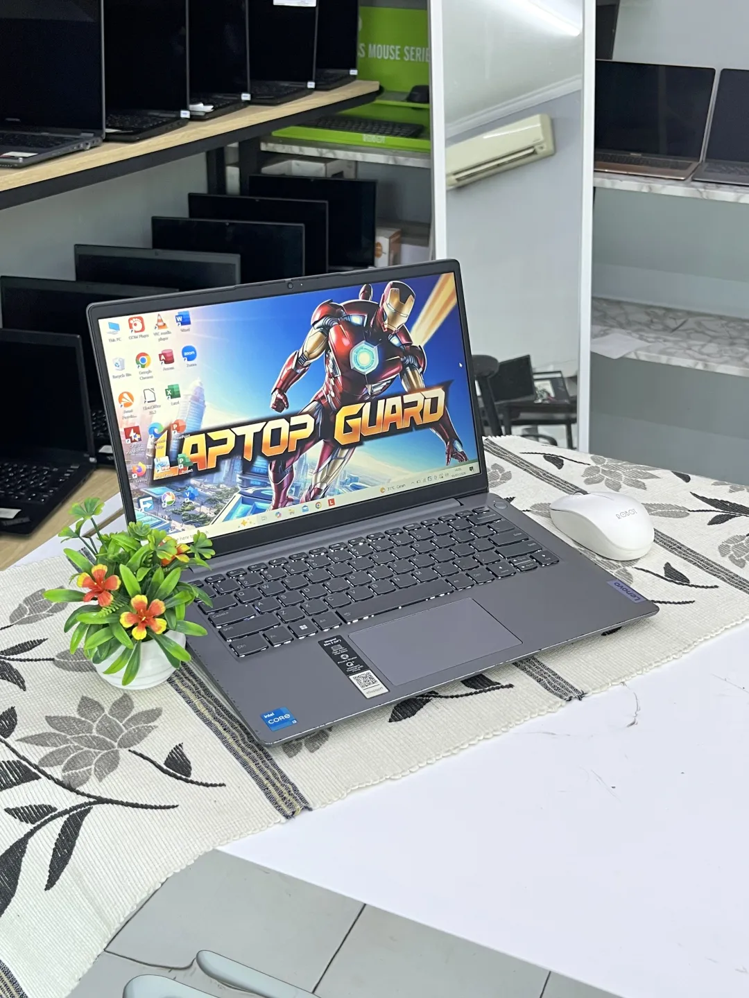 Lenovo IDEAPAD SLIM 3