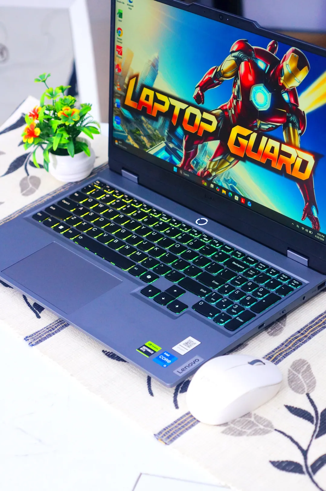 Lenovo LOQ 15IRX9 foto 2