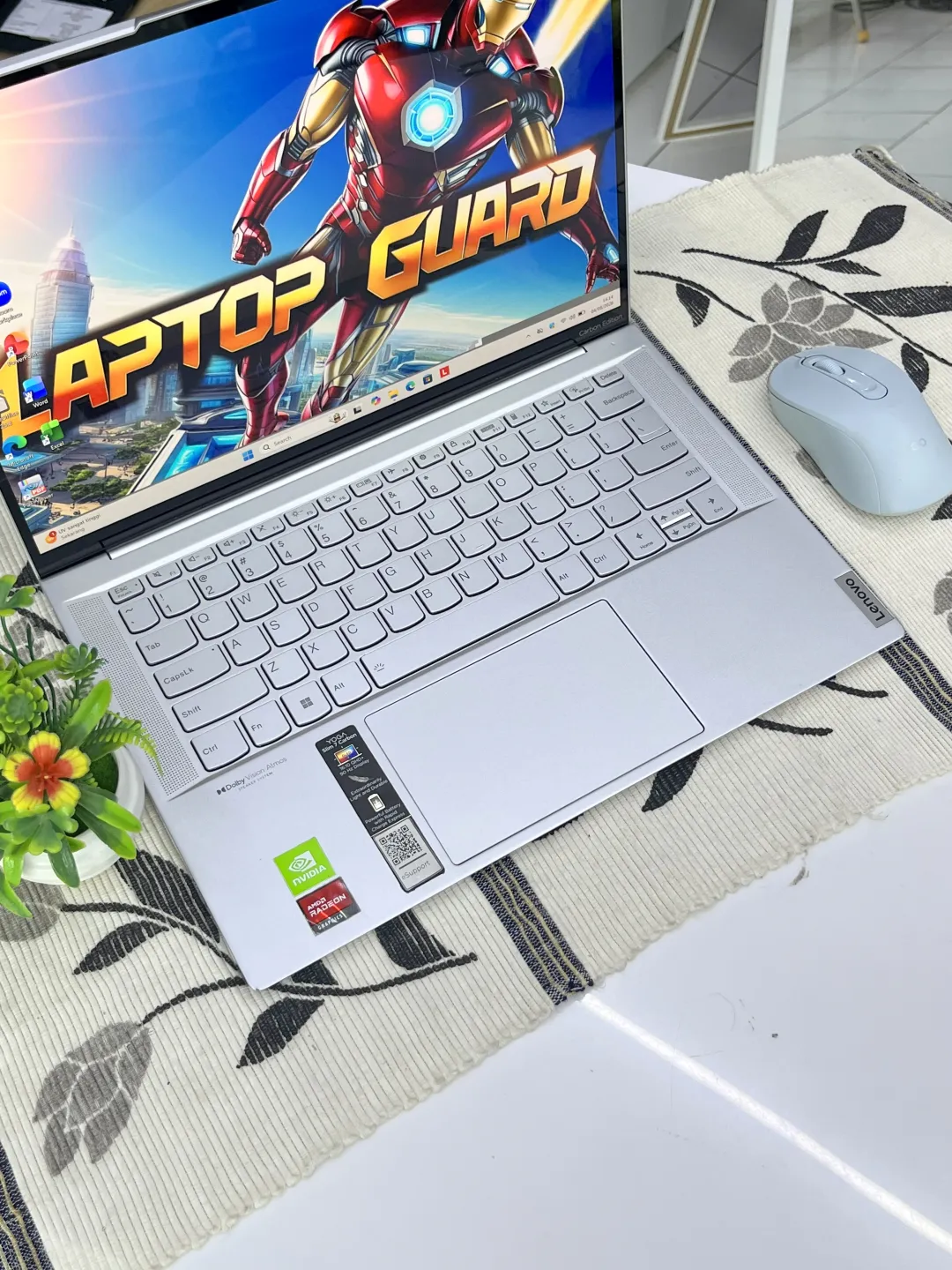 Lenovo YOGA SLIM 7 CARBON foto 2