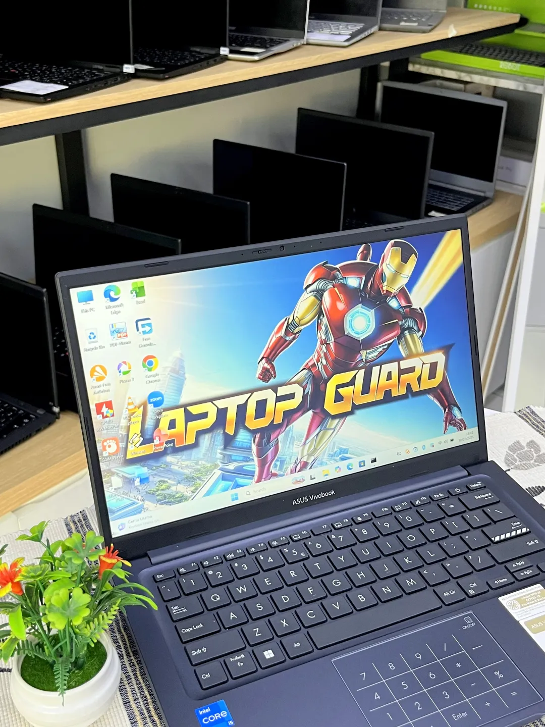 Asus VIVOBOOK X1404VA foto 2