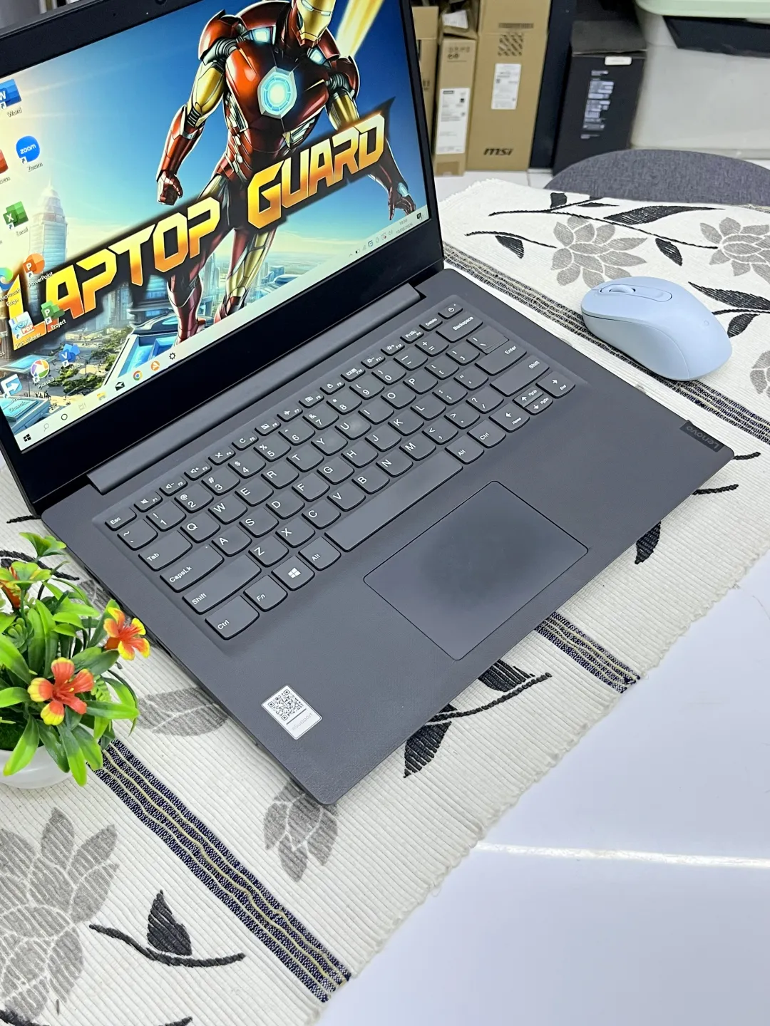 Lenovo V14-IIL foto 2