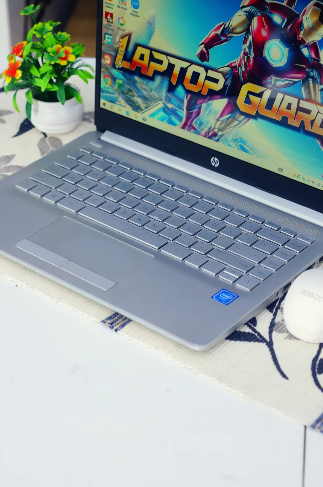 HP 14s-CF1046TU foto 2