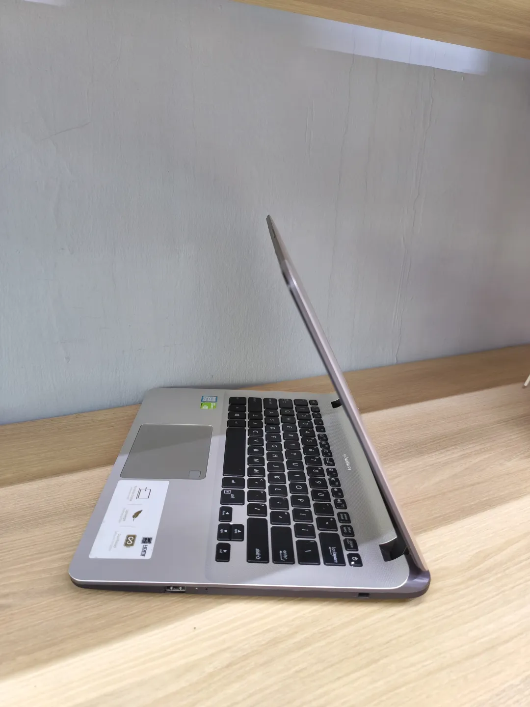 ASUS VIVOBOOK A407UR A407UR foto 2