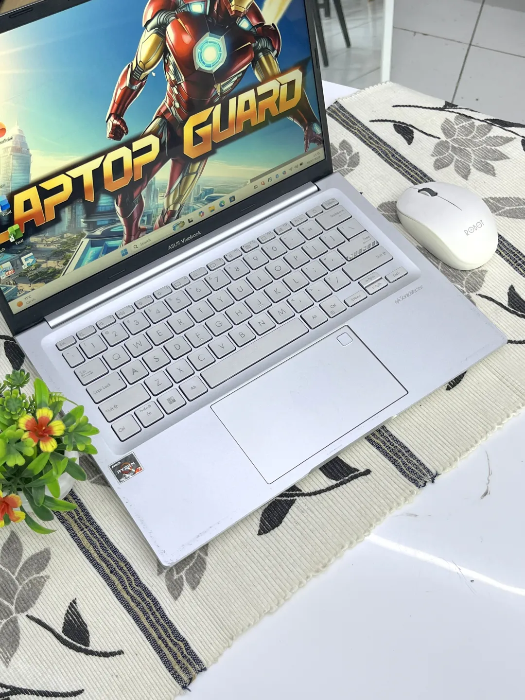 ASUS M1403Q M1403Q foto 2