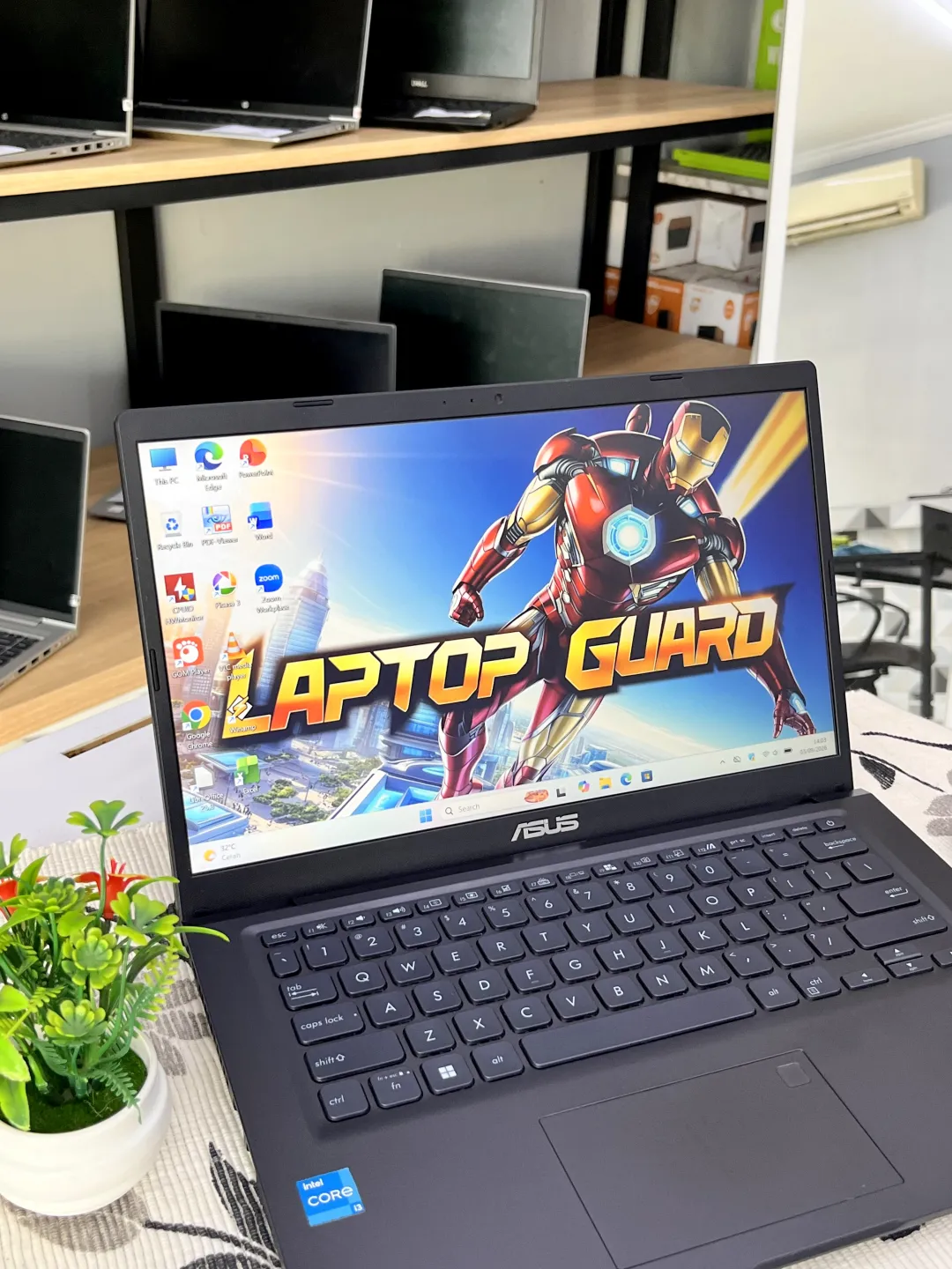 Asus VIVOBOOK A1400E foto 2