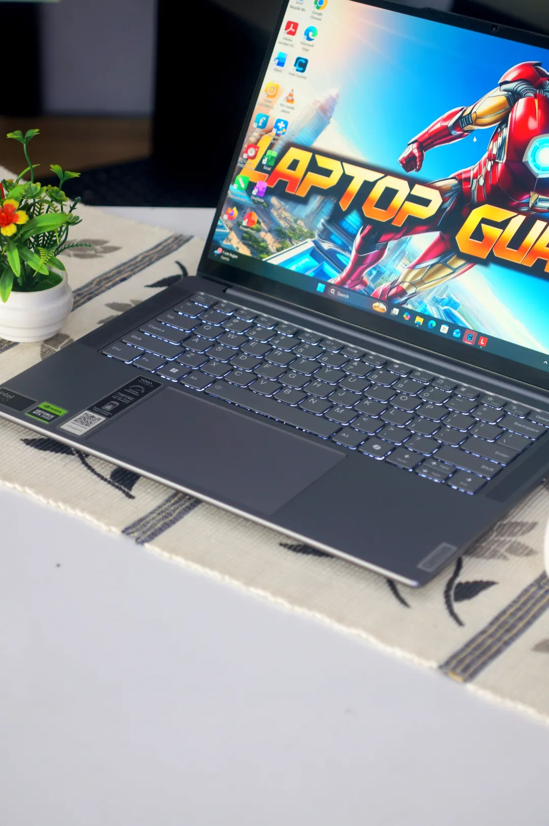 LENOVO YOGA PRO 7i 14IMH9 foto 2