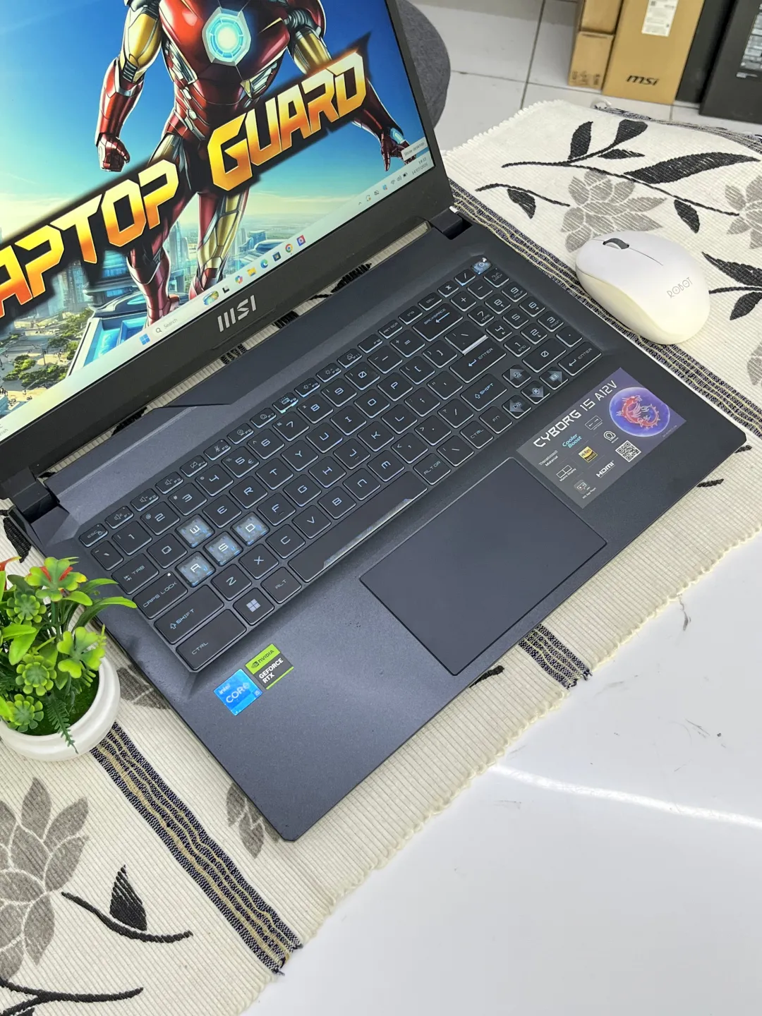 MSI CYBORG 15 A12V foto 2