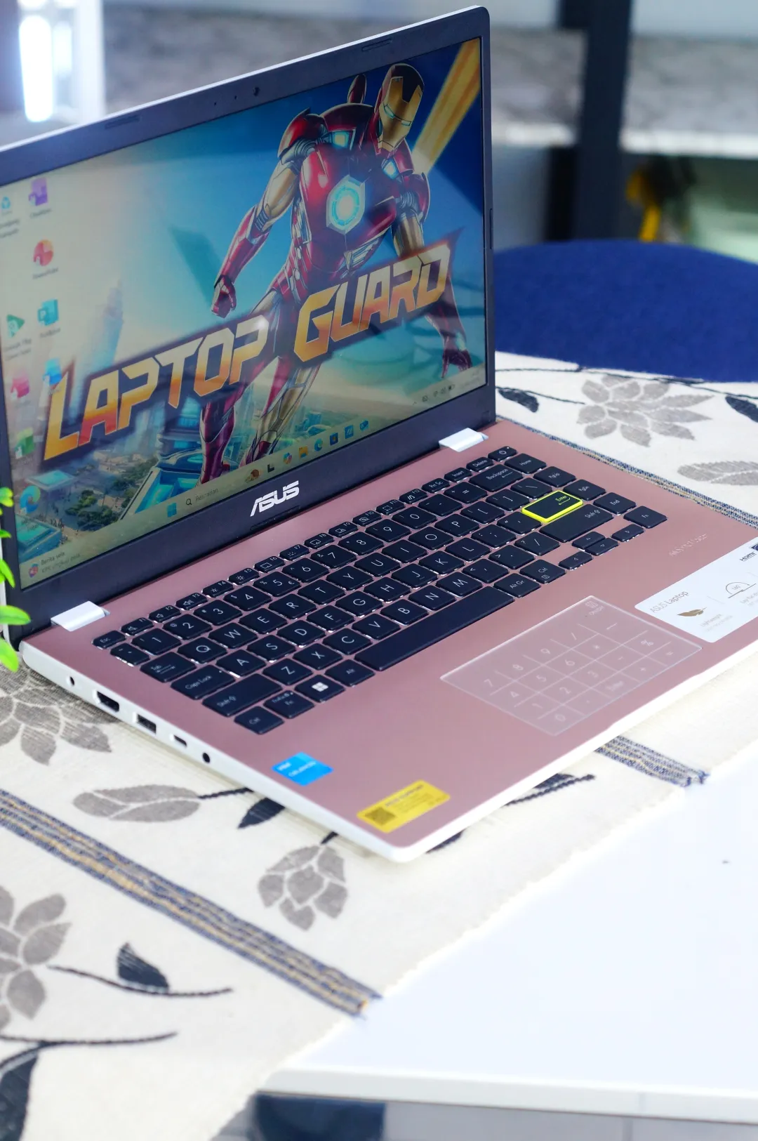 ASUS VIVOBOOK E410KA foto 2