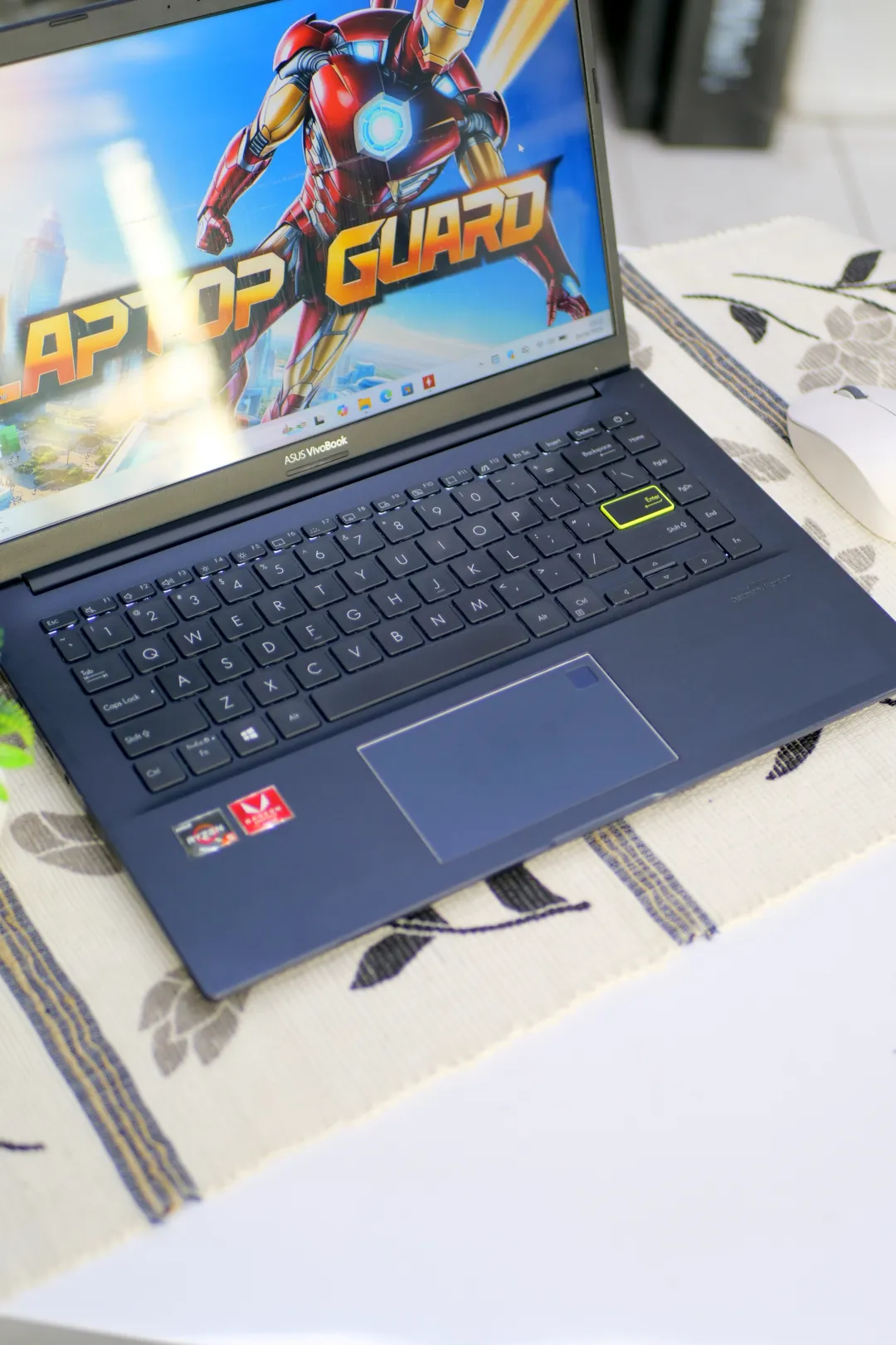 Asus M413D foto 2