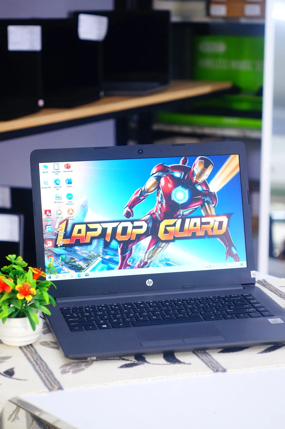 HP 240 G7 foto 2