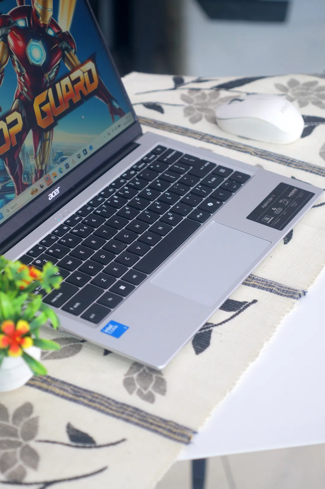 Acer ASPIRE LITE 14 foto 2