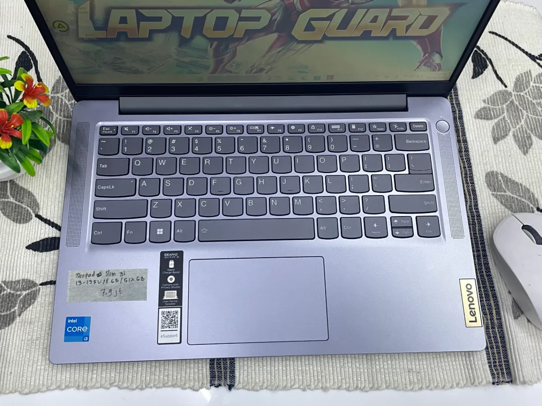 Lenovo IDEAPAD SLIM 3i foto 3