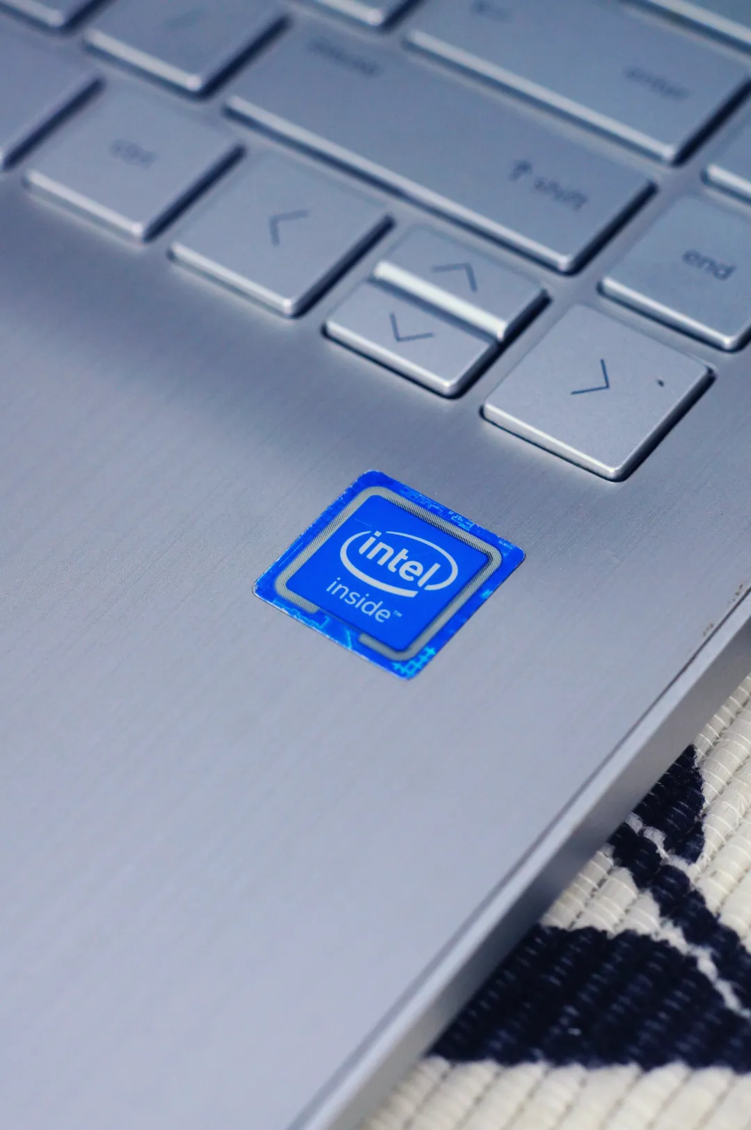 HP 14s-CF1046TU foto 3