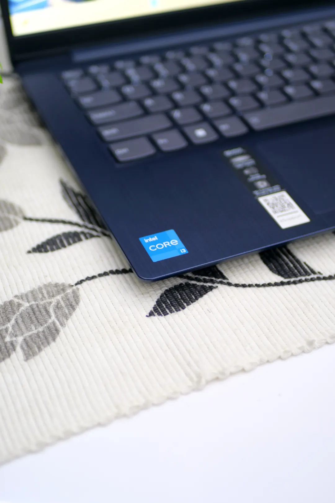 Lenovo IDEAPAD SLIM 3I14IAU7 foto 3