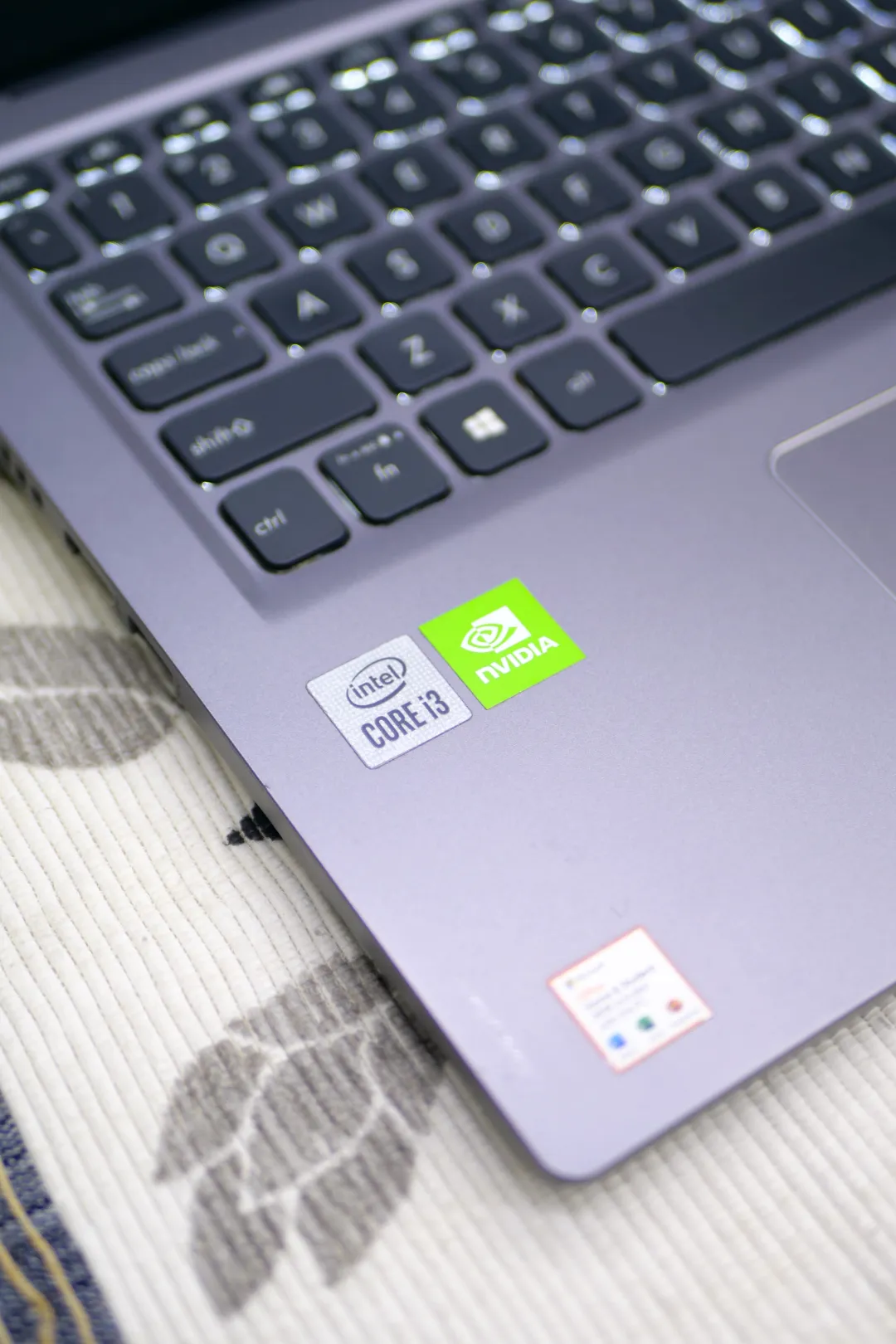 Asus VIVOBOOK A516J foto 3