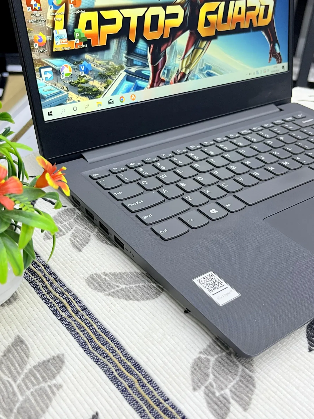 Lenovo V14-IIL foto 3