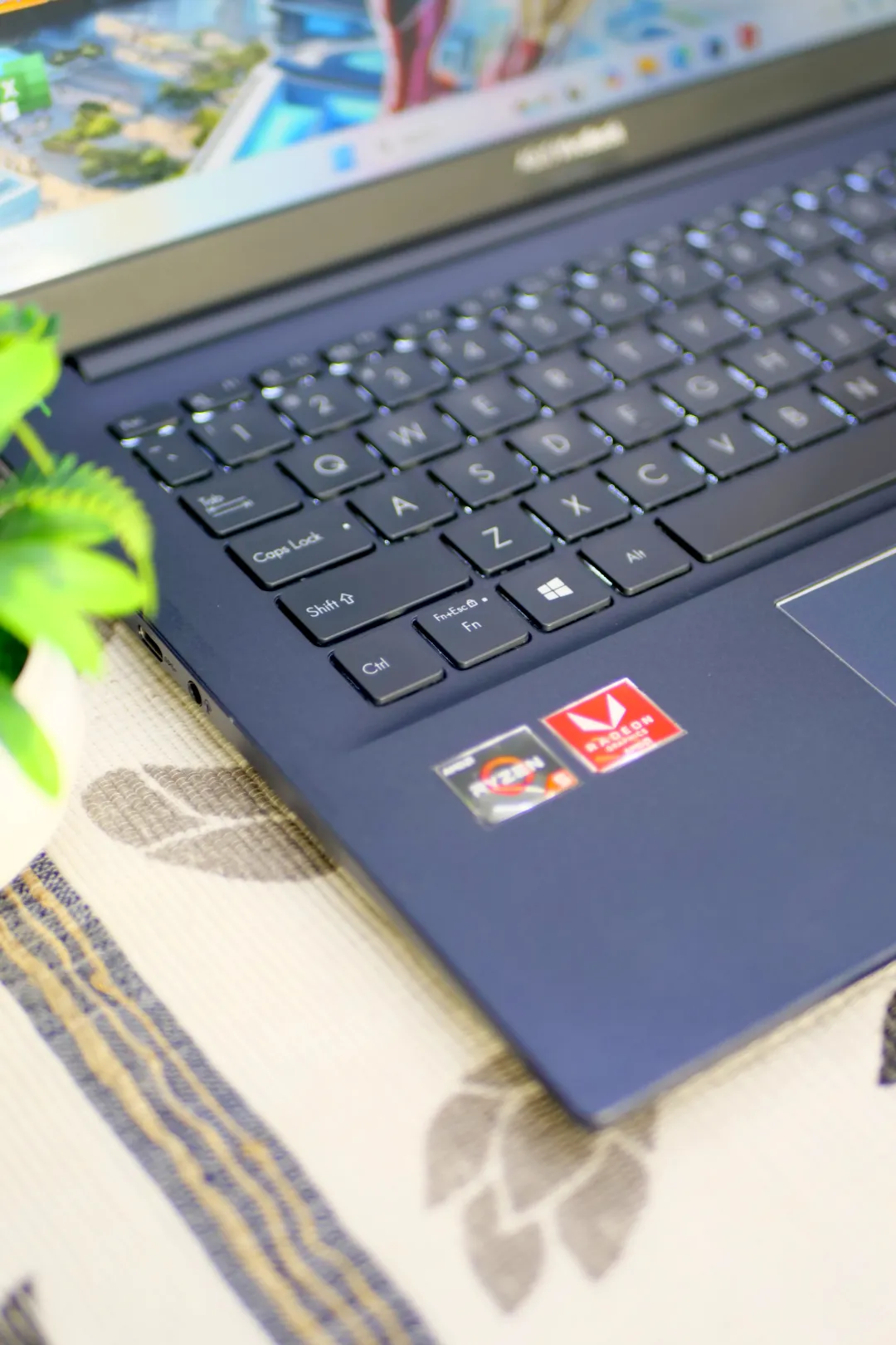 Asus M413D foto 3