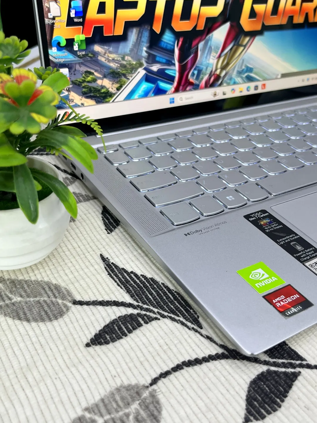Lenovo YOGA SLIM 7 CARBON foto 3