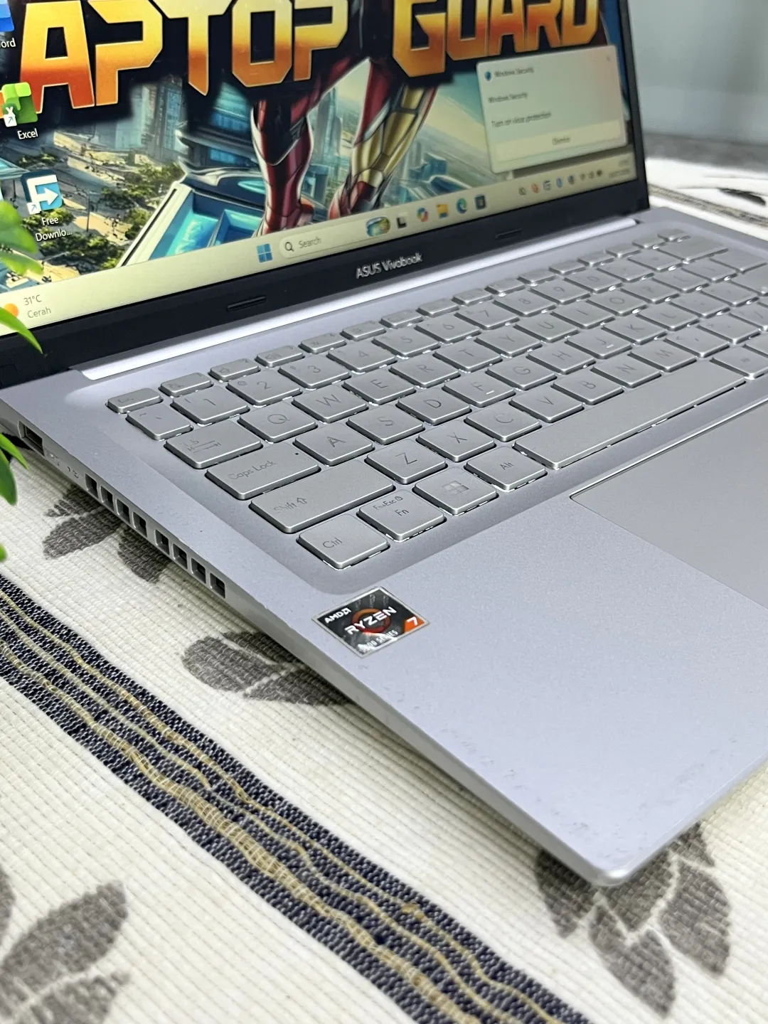 ASUS M1403Q M1403Q foto 3