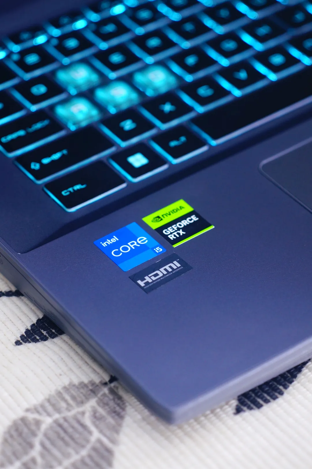 MSI 15 B12UCX foto 3