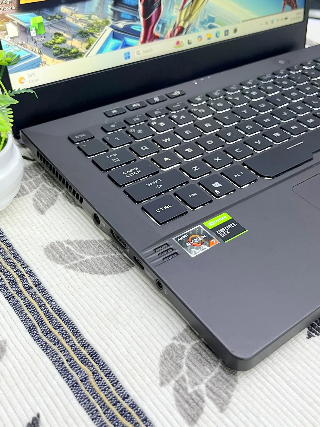 Asus ZEPHYRUS G14 GA401Q foto 3