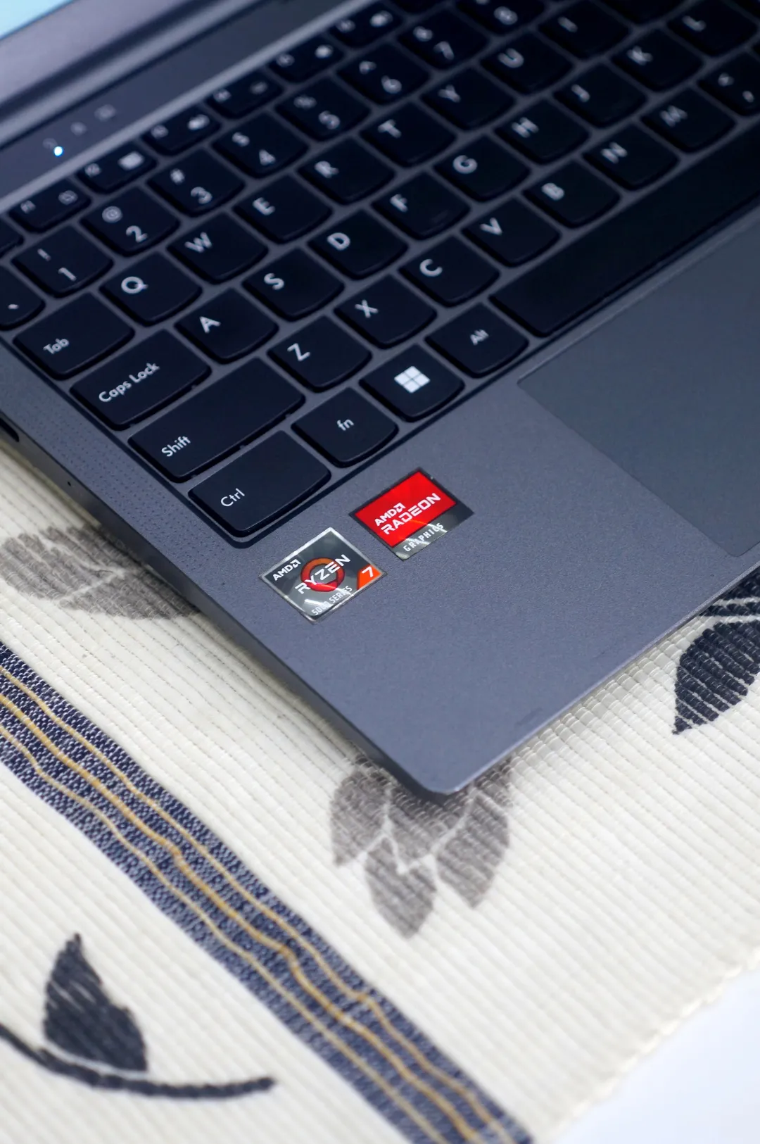 AXIOO HYPE 7 AMD X7 foto 3