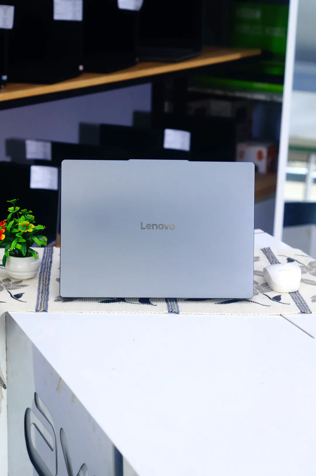 Lenovo IDEAPAD SLIM 3 14IRH10 foto 4