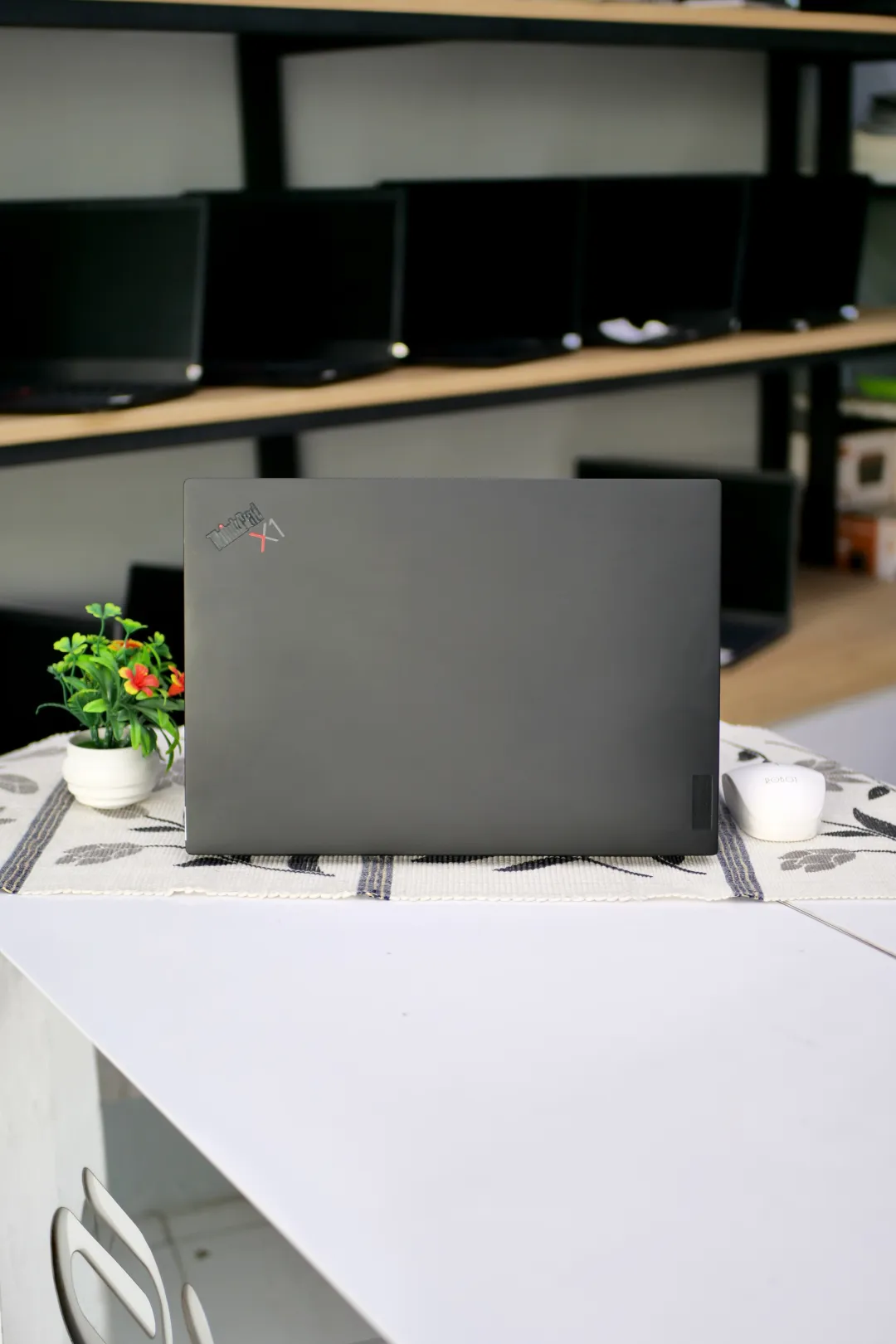 Lenovo THINKPAD X1 CARBON GEN 10 foto 4