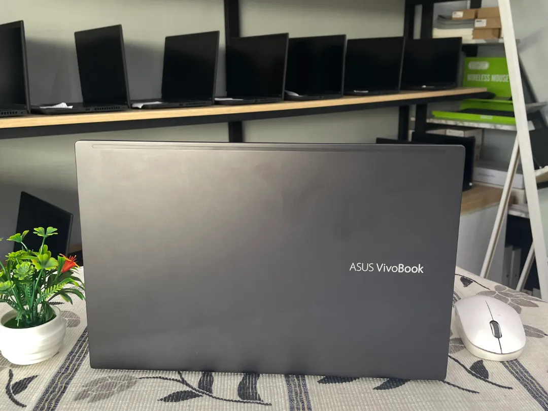 Asus VIVOBOOK K413F foto 4