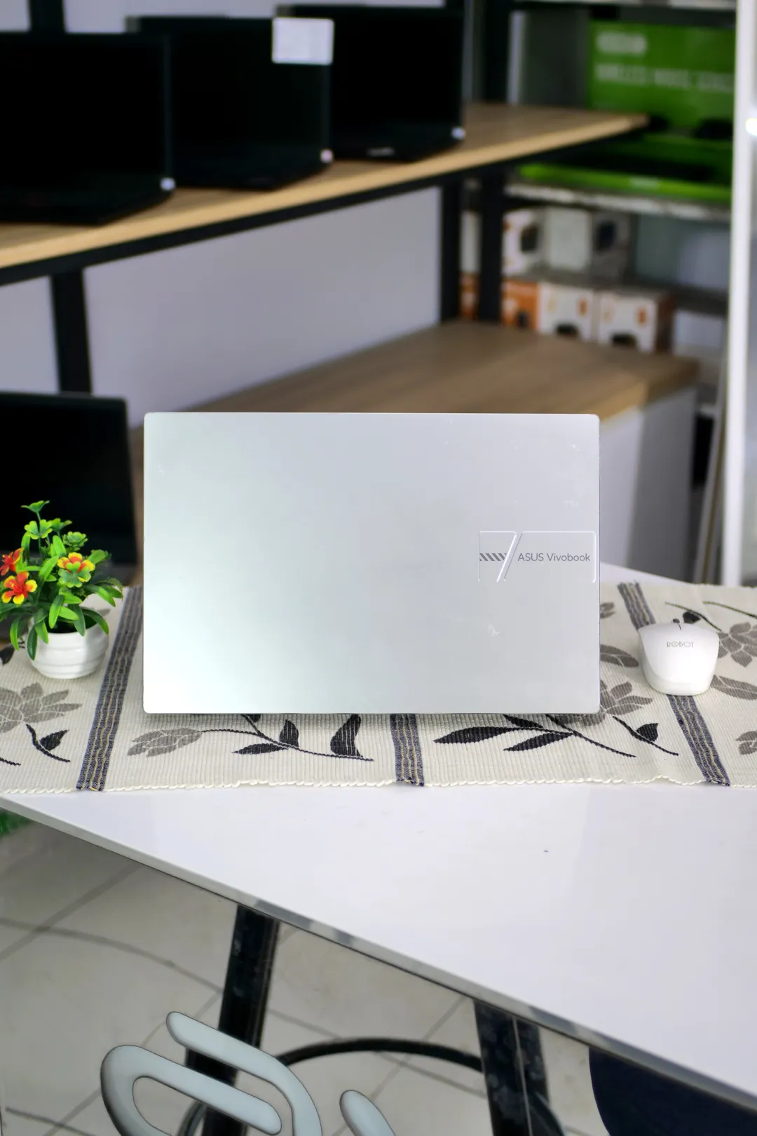 Asus VIVOBOOK A1404VA foto 4