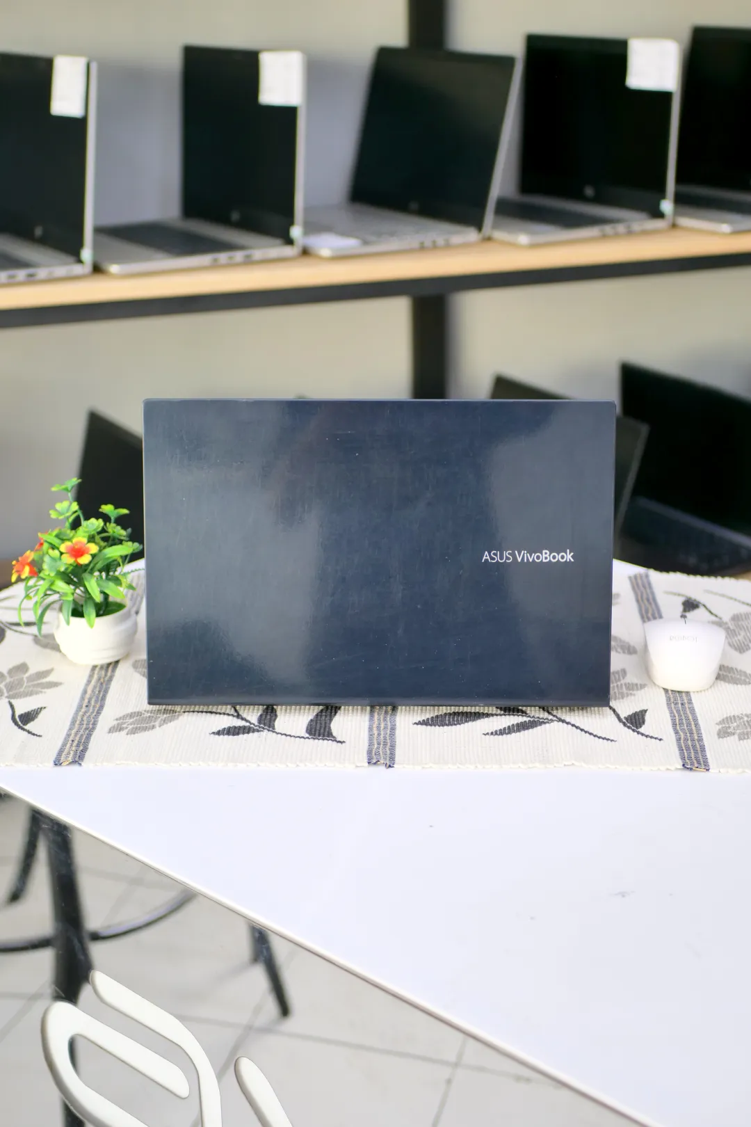Asus M413D foto 4