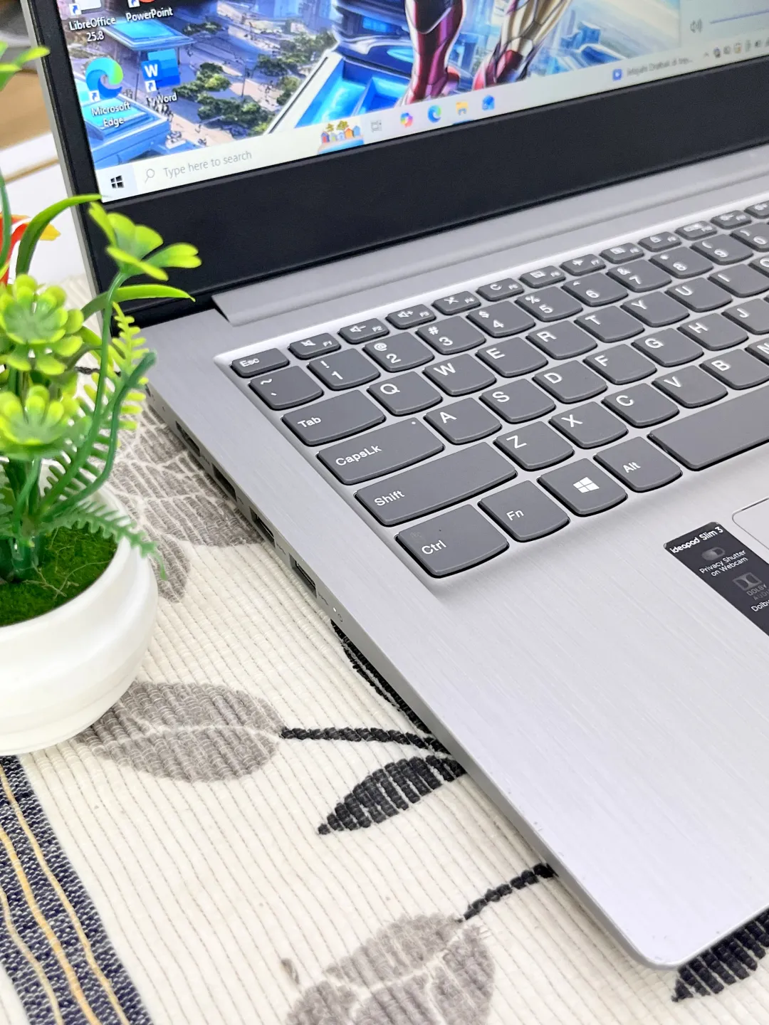 Lenovo IDEAPAD SLIM 3 foto 4