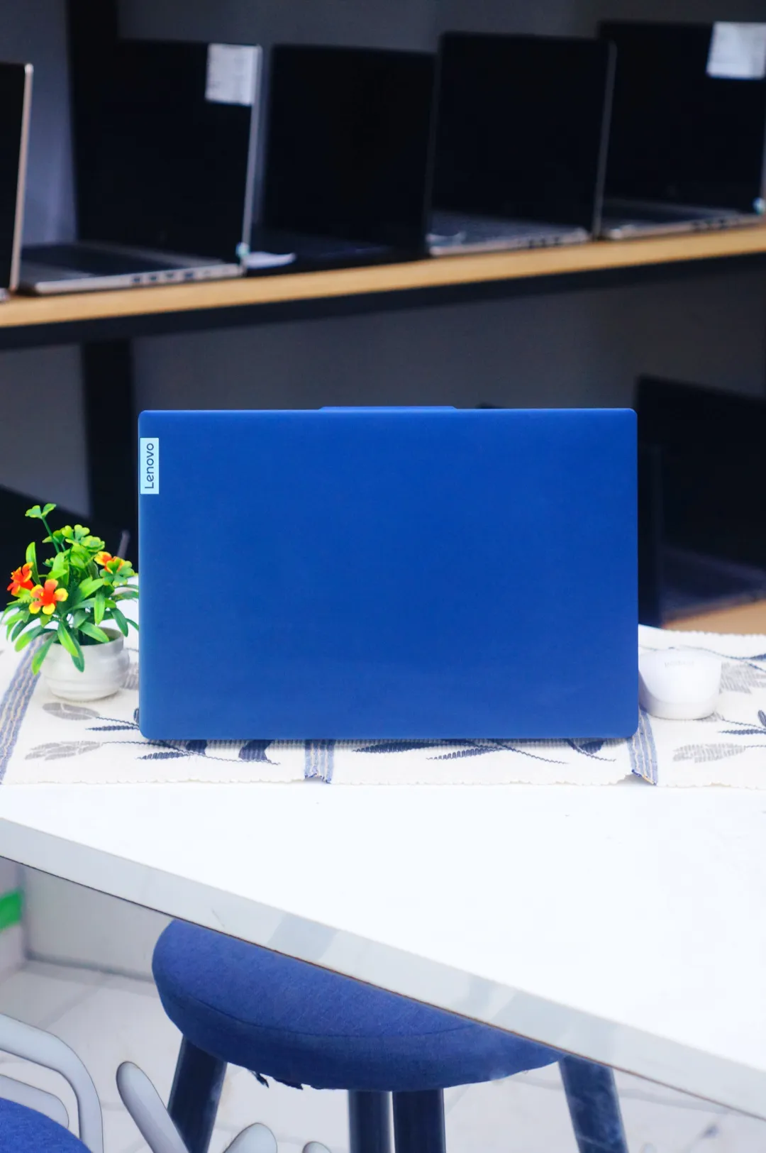 Lenovo IDEAPAD SLIM 3 141AH8 foto 4
