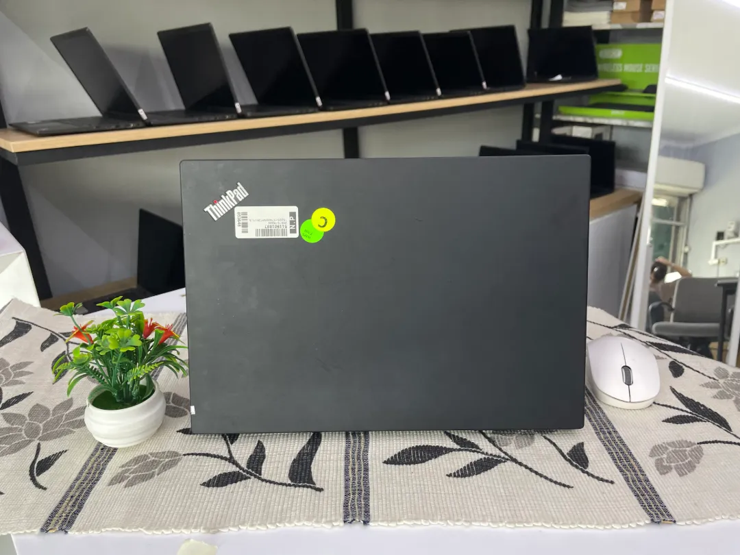 Lenovo THINKPAD T14 G1 foto 4