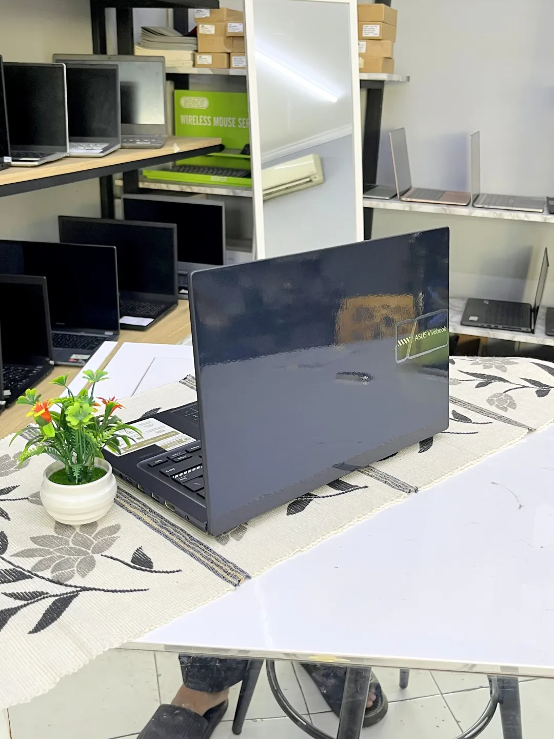 Asus VIVOBOOK X1404VA foto 4