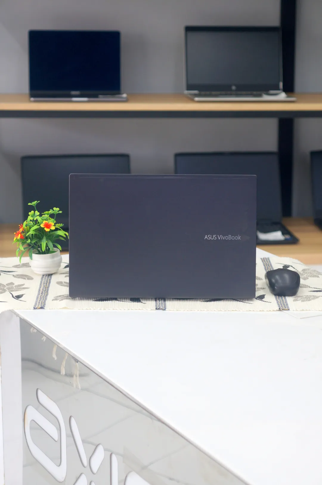 ASUS VIVOBOOK K1413F foto 4