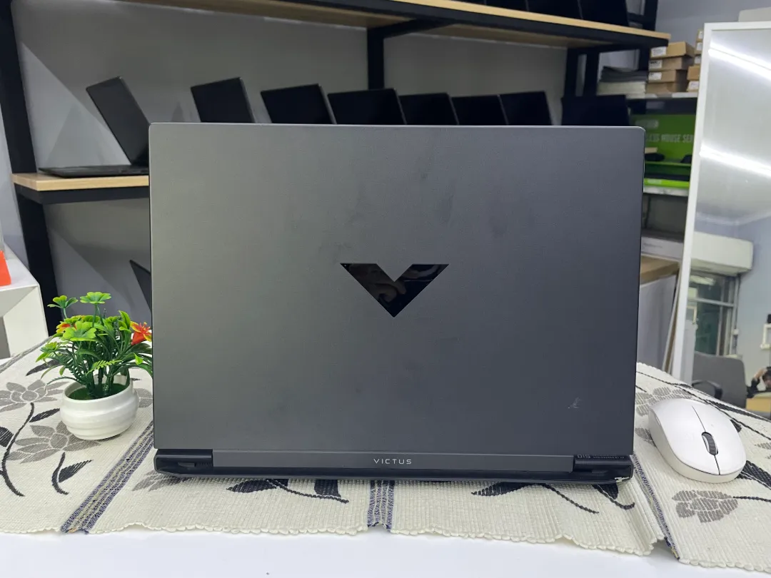 HP VICTUS 15-fa0011tx foto 4
