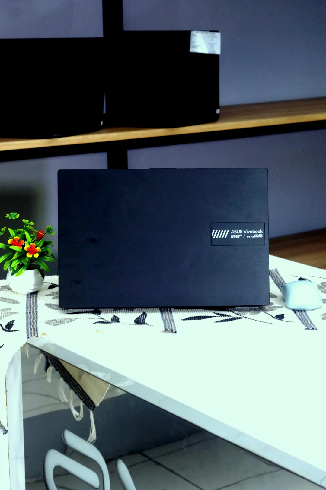 ASUS VIVOBOOK E1404F foto 4