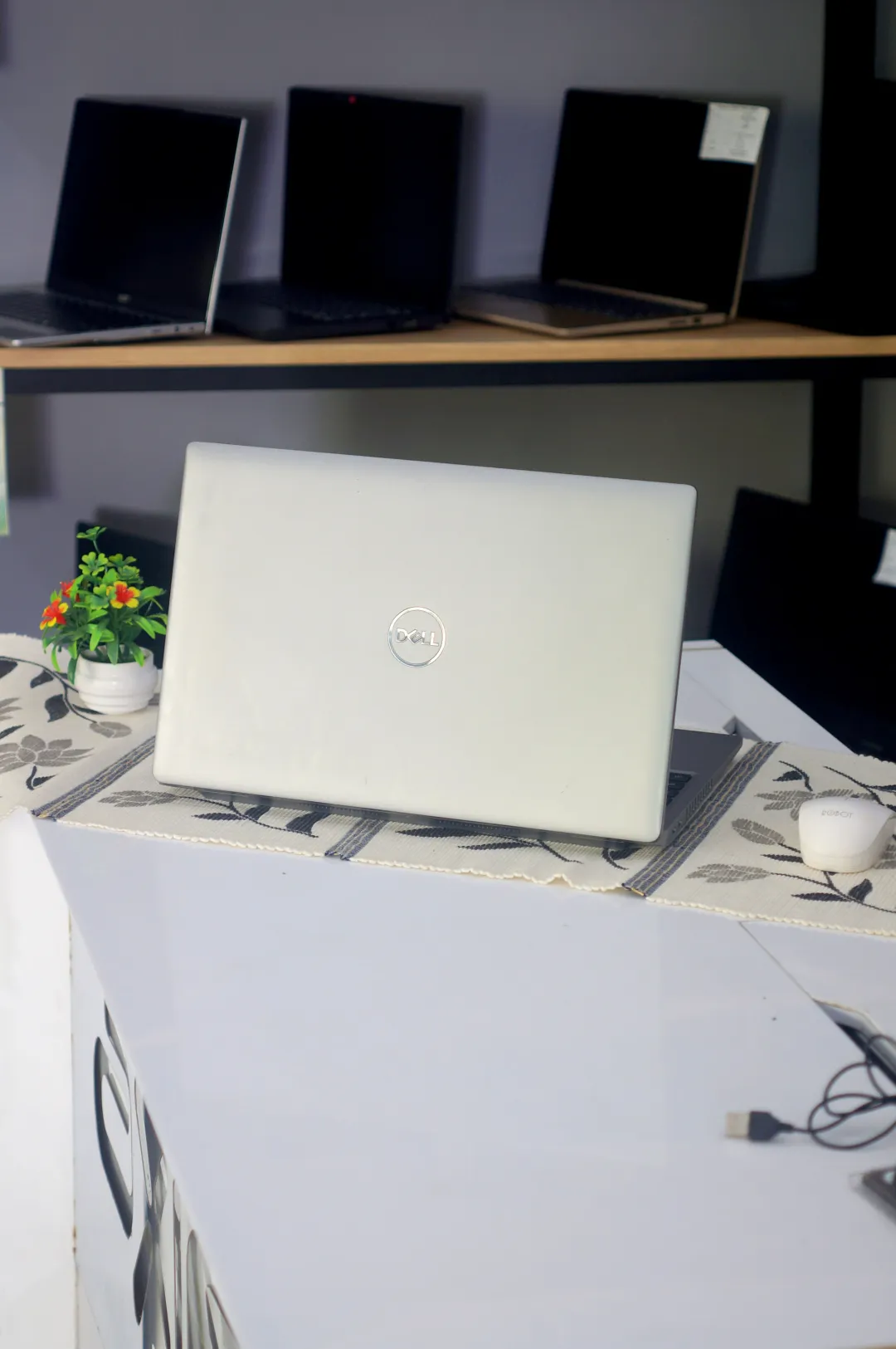 Dell PRECISION 3561 WORKSTATION foto 4